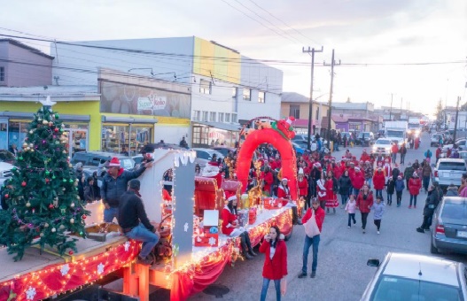 Celebran ciento de personas la llegada del mes de la navidad en Guachochi