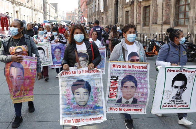 Se comprometió Sheinbaum a presionar a Israel y al Ejército por caso Ayotzinapa, afirman padres