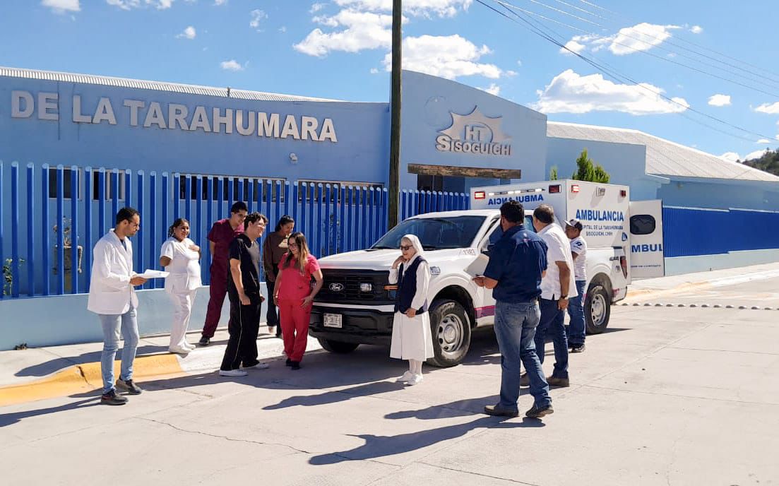 Cumple Maru Campos con Sisoguichi: Entrega ambulancia para el servicio de 5 mil pacientes del Hospital de la Tarahumara