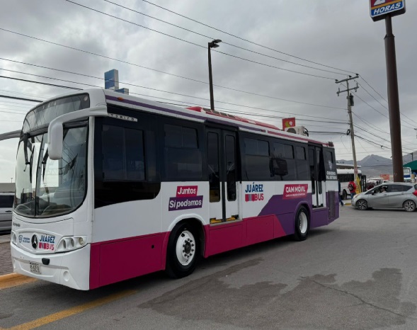 Continúa distribución de tarjetas gratuitas del JuárezBus para la línea BRT-1