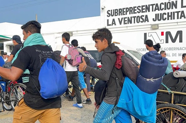 Se dispersa caravana “Divino Niño” en su paso por Oaxaca; 15 migrantes siguen desaparecidos