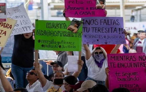 Interrumpen familias de desaparecidos evento de Sheinbaum en Sinaloa