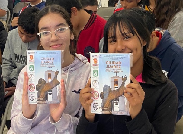 Presentaron estudiantes el libro “Ciudad Juárez, tierra de gente valiente esforzada y trabajadora”