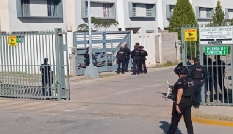 Se atrinchera en vivienda e intercambia balazos con elementos policiacos