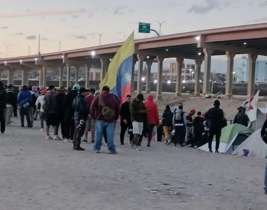 Llaman a migrantes a no caer en falsos rumores de polleros