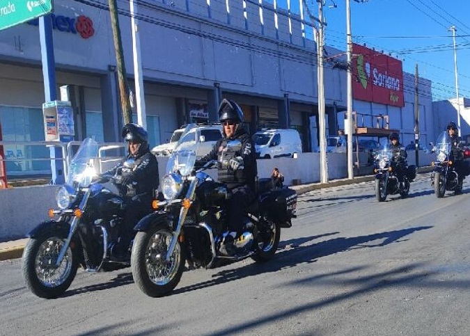 Policías motociclistas 300: Un grupo de vigilancia con mucha fuerza