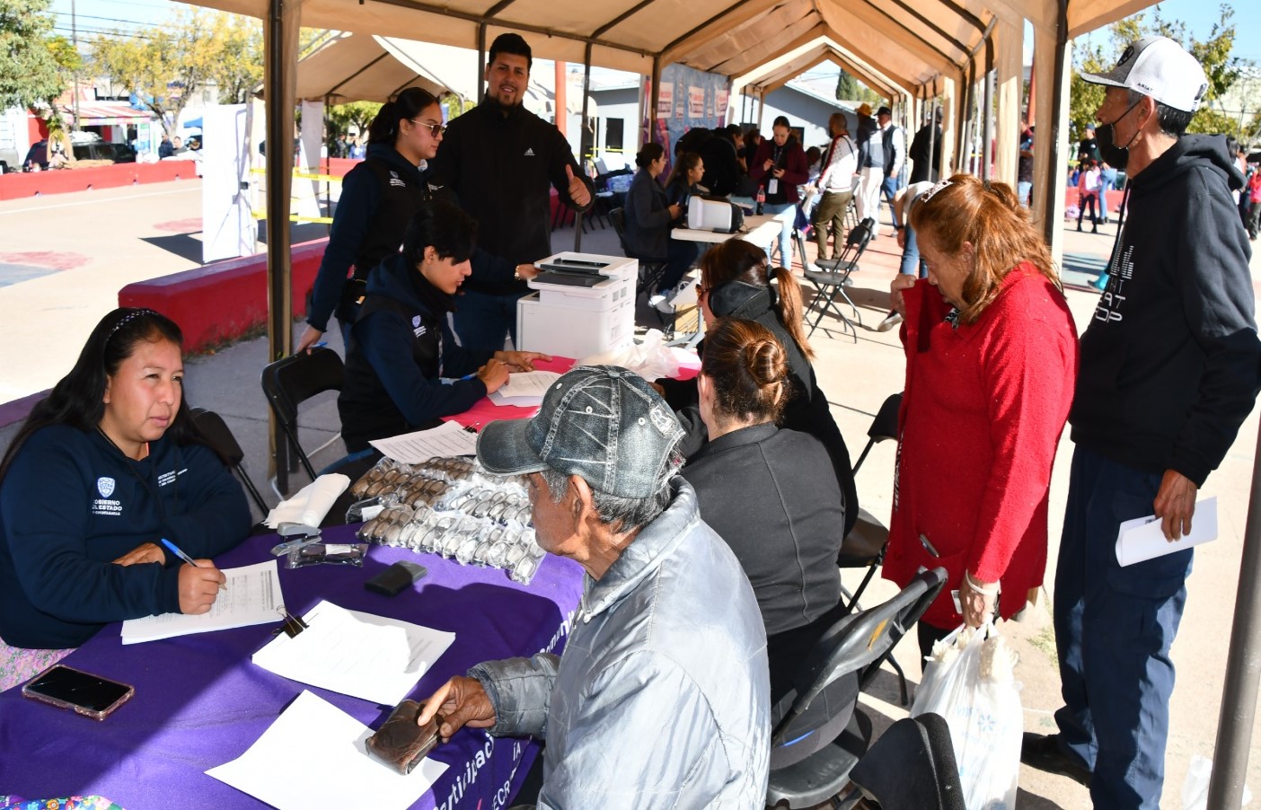 Llevaron servicios profesionales a 3 mil vecinos de la colonia Campesina Nueva