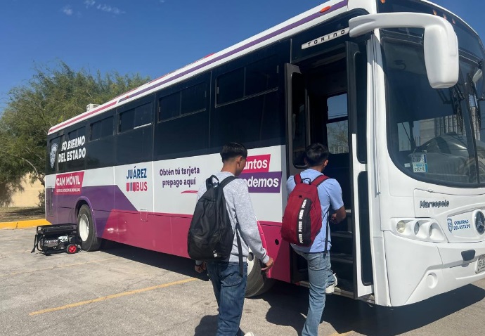 Otorgará el JuarezBus 2mil 250 tarjetas preferenciales a estudiantes de la UACJ